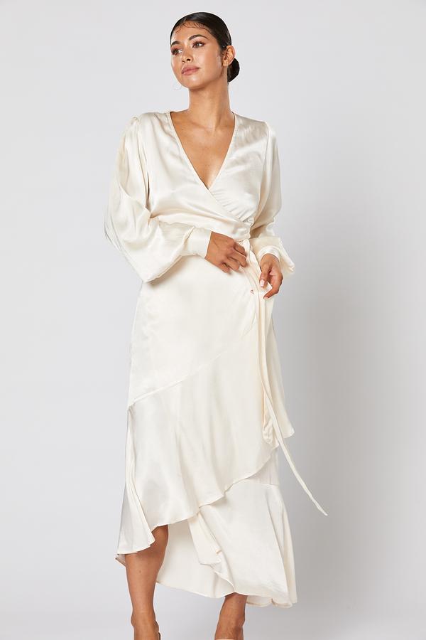 Winona Miele Dress Pearl Front with Movement